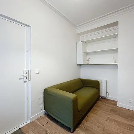 L'instinct - Centre-ville - Metro Paris * Levallois-Perret