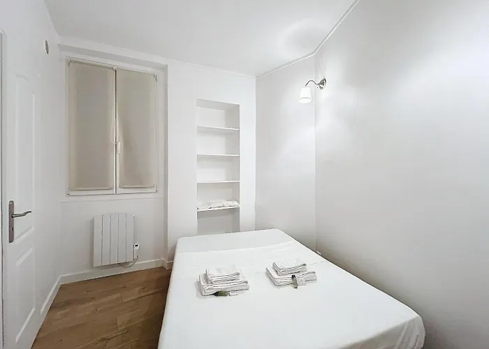 L'instinct - Centre-ville - Metro Paris * 르발루아페레